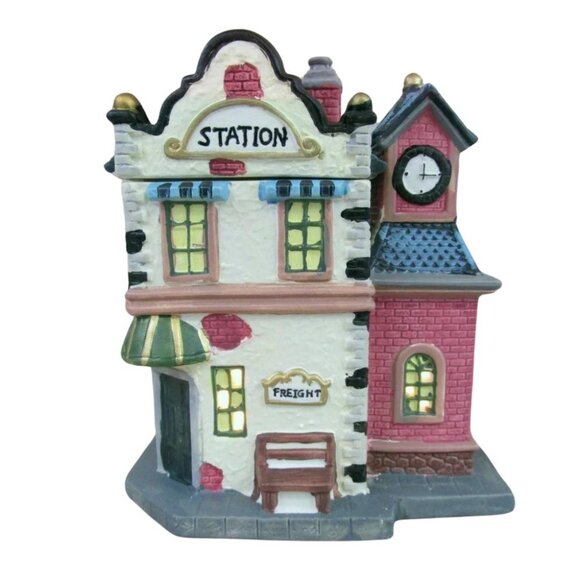 Christmas Town Village STATION Ceramic Oil Tart Melt Warmer - Picture 1 of 7